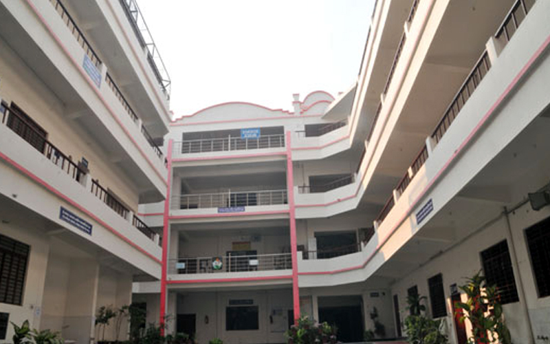 Ismail national mahila pg college