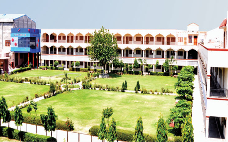 G b degree college