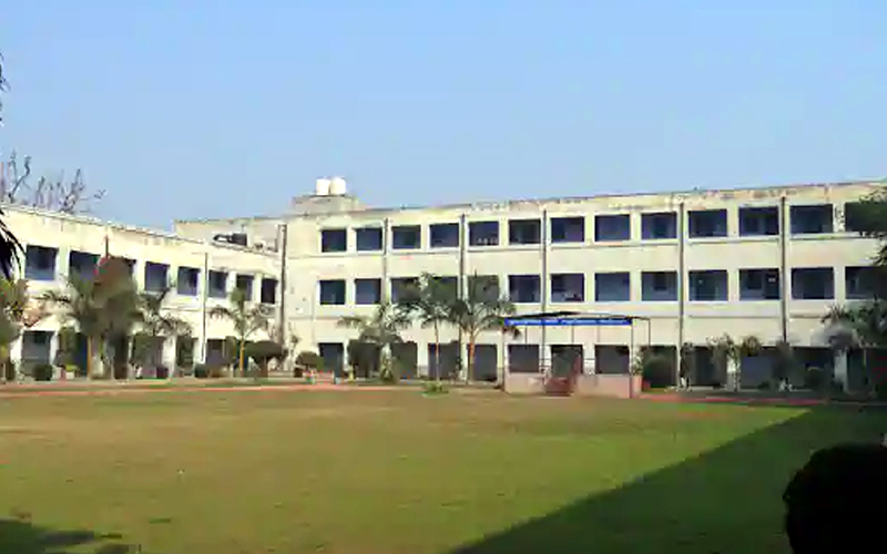 M m degree college